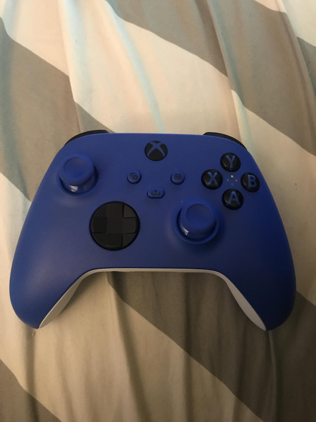 Microsoft - Xbox Wireless Controller for Xbox Series X, Xbox Series S, Xbox One, Windows Devices - Shock Blue